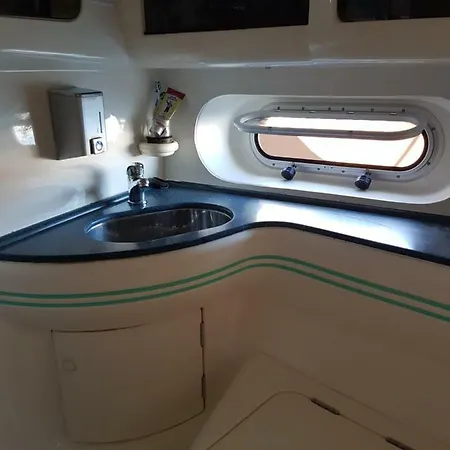 Cabine D'hotes Sur Yacht 13 Metres Botel *